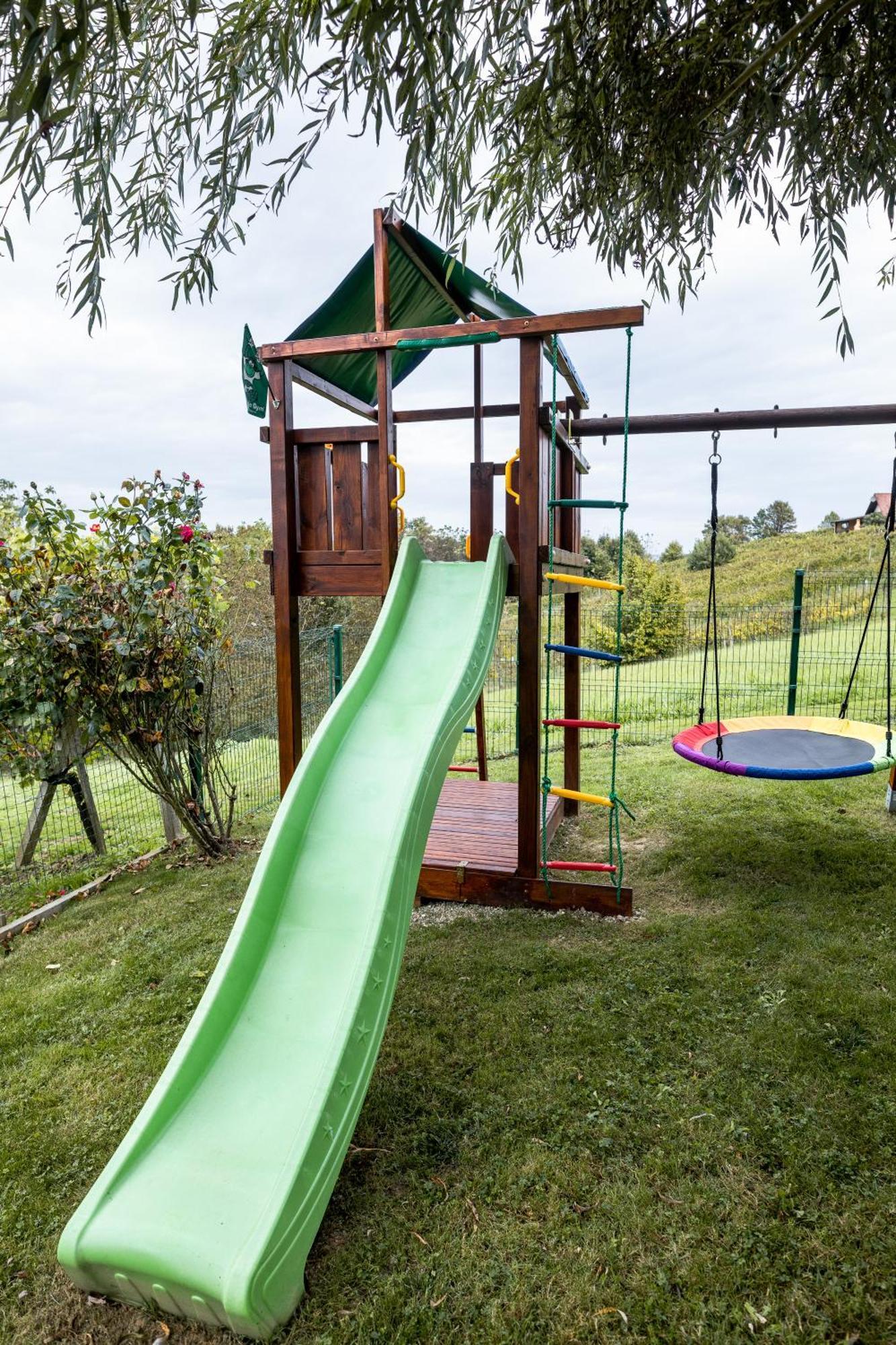 Holiday Home Vitis Selnica Экстерьер фото
